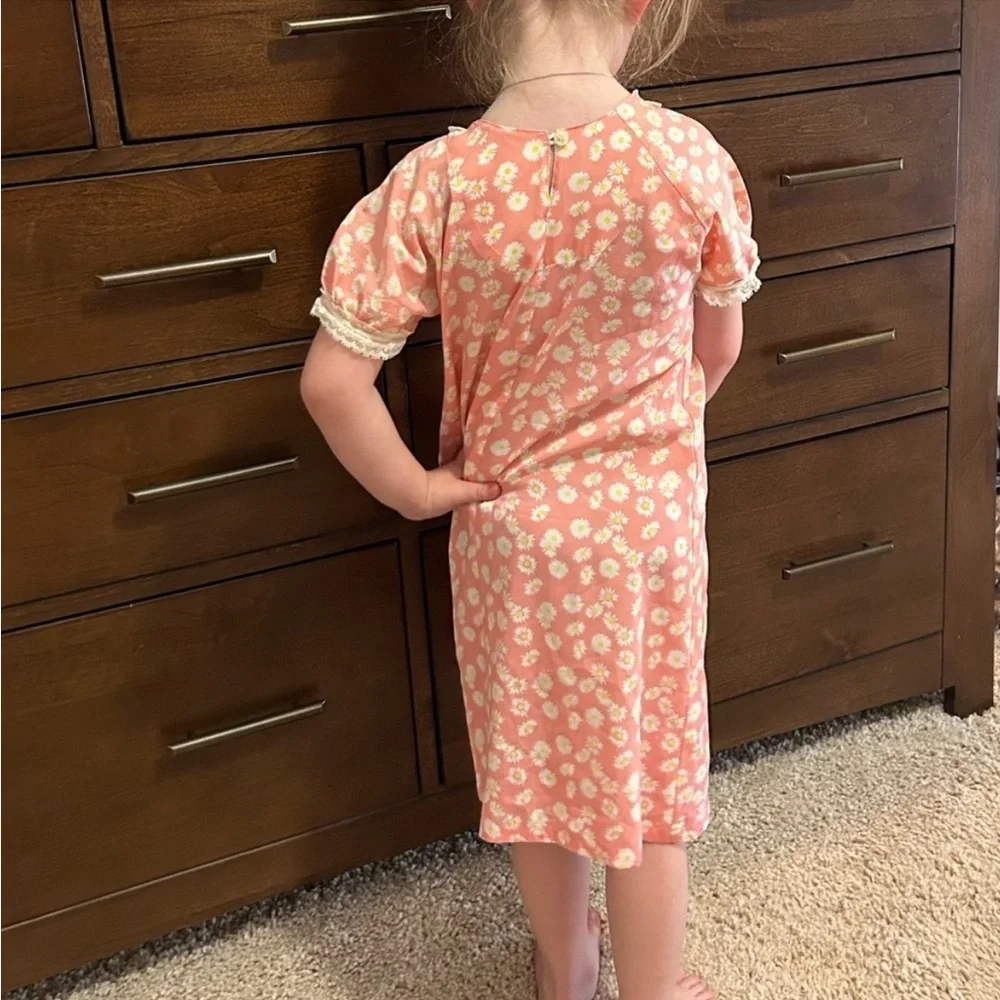 Vintage pinkish floral gown size 2-3